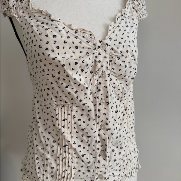 Brandy Melville Cream and Black flower Blouse - Picture 2 of 3